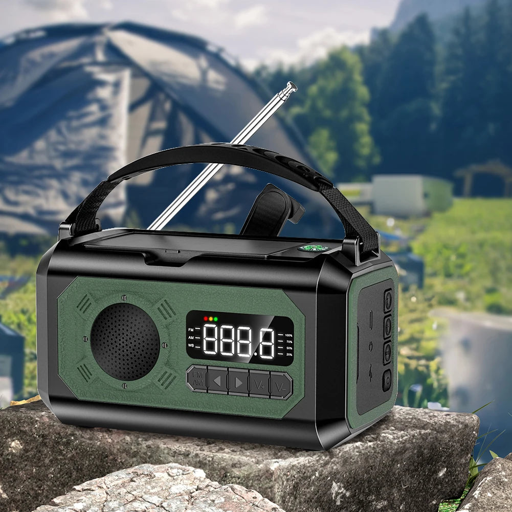 12000 mAh nødradio med doble solcellepaneler og sveiv (AM/FM/NOAA)
